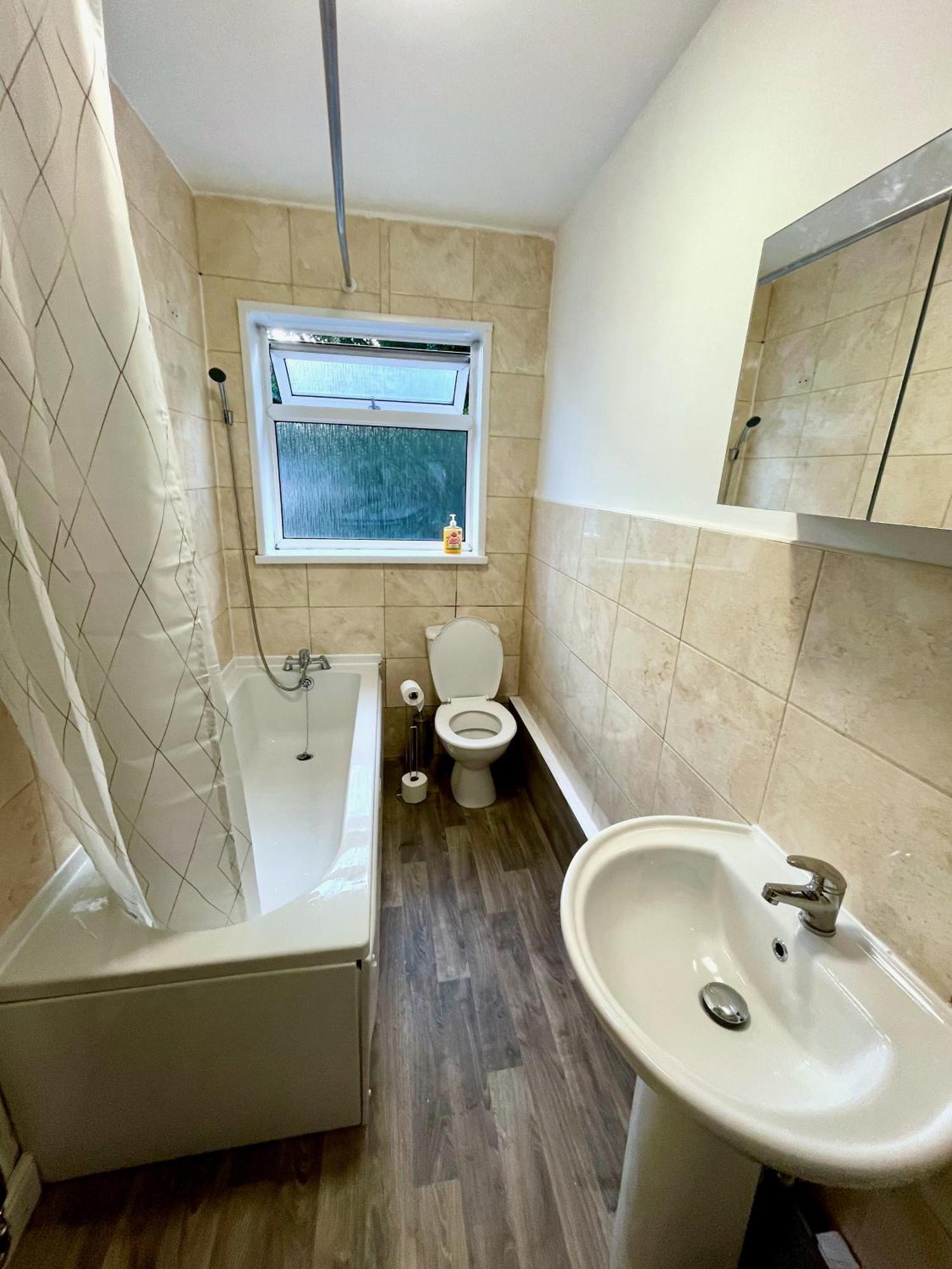 Holiday home Radford Retreat - - Great For Families & Contractors - Sleeps 6 *